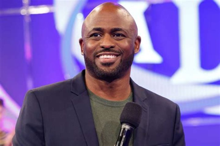 Is Wayne Brady Gay? Who Is He Dating?