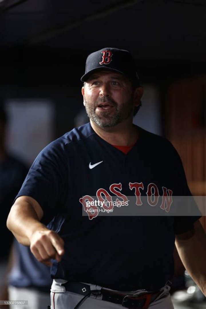 Jason Varitek Salary, Number, Net Worth, Age, Height, Weight, Jersey