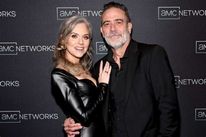 Jeffrey Dean Morgan: Wife, net worth, tattoos, smoking & body facts