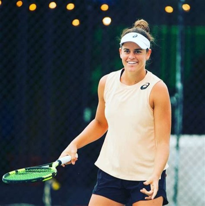 Jennifer Brady Age, Facts, Ranking, Net Worth, Weight, Height, Family, Boyfriend, Parents, Nationality, Career Earning, High School, Coach, Siblings
