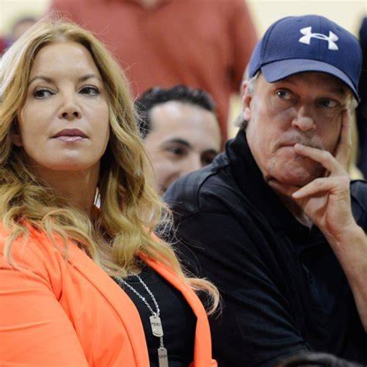 Jim Buss’s Net Worth, Age, Height, Weight, Wife, Kids, Bio-Wiki