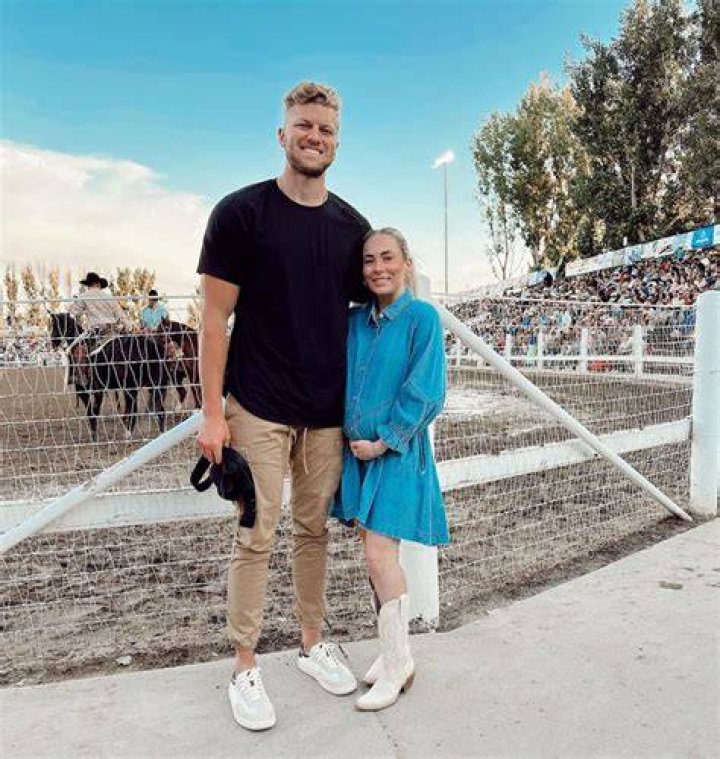 Jonas Harmer’s biography: spouse, age, height, new worth