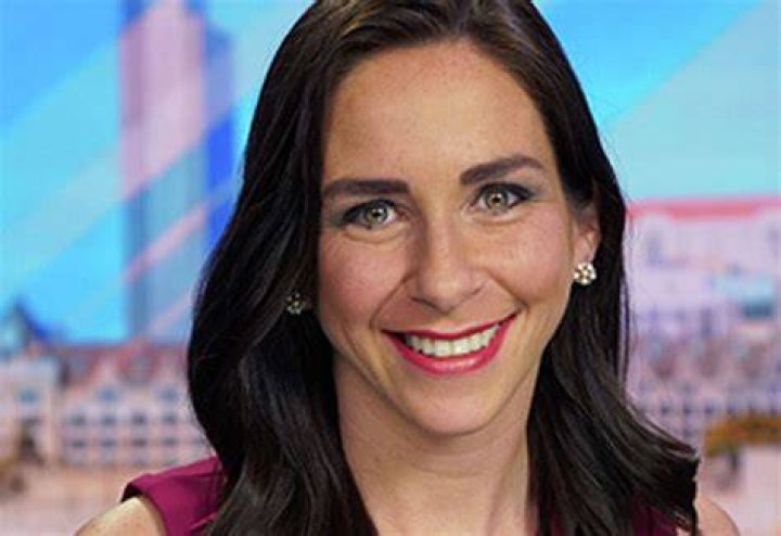 Julia Dunn Bio, Wiki, Age, Height, Husband, Parents, CBS6, WGGB, Salary and Net Worth