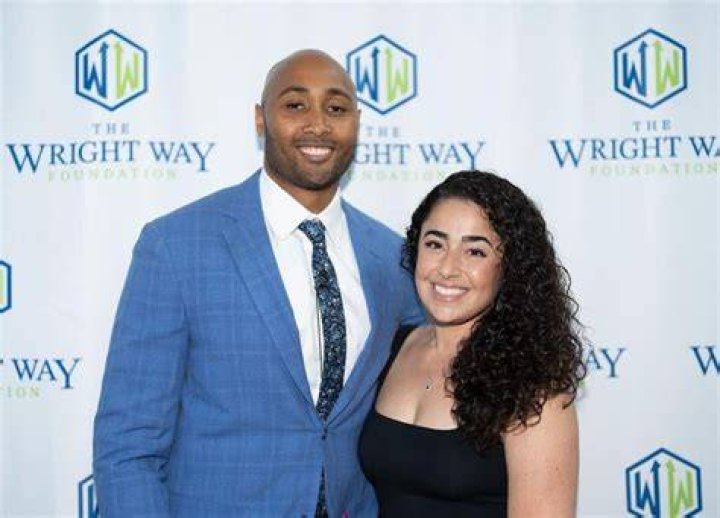 K.J. Wright Salary, Net Worth, Contract, Released, House Hunters, Family, PFF, Team
