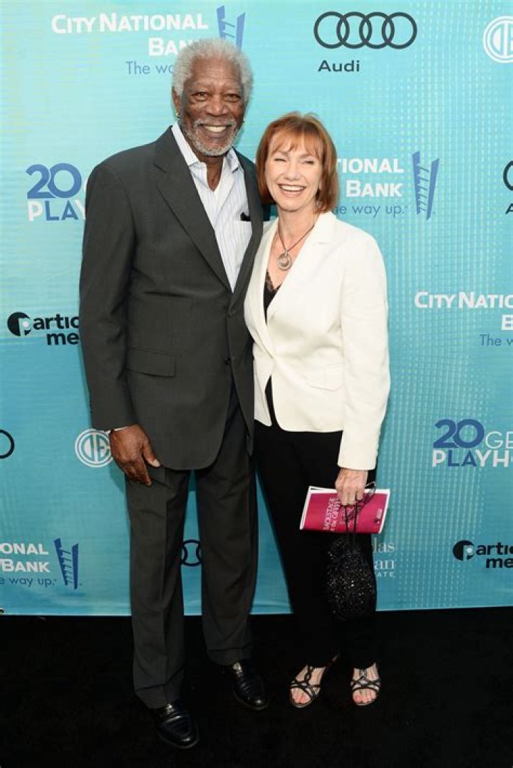 Kathy Baker: Husband, net worth, tattoos, smoking & body measurements