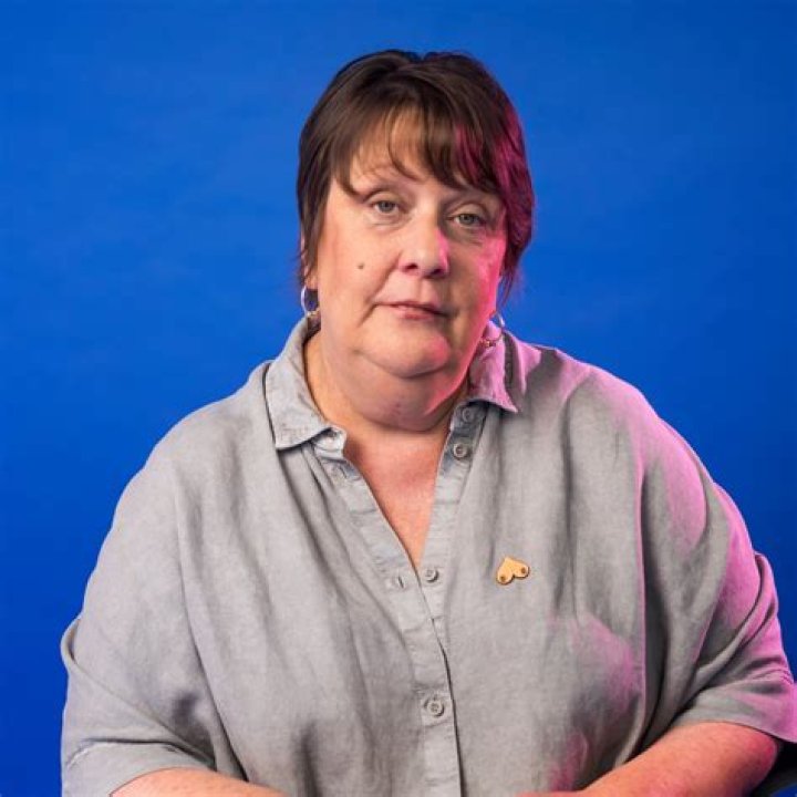 Kathy Burke Age, Height, Young, Brothers, Illness, Neck