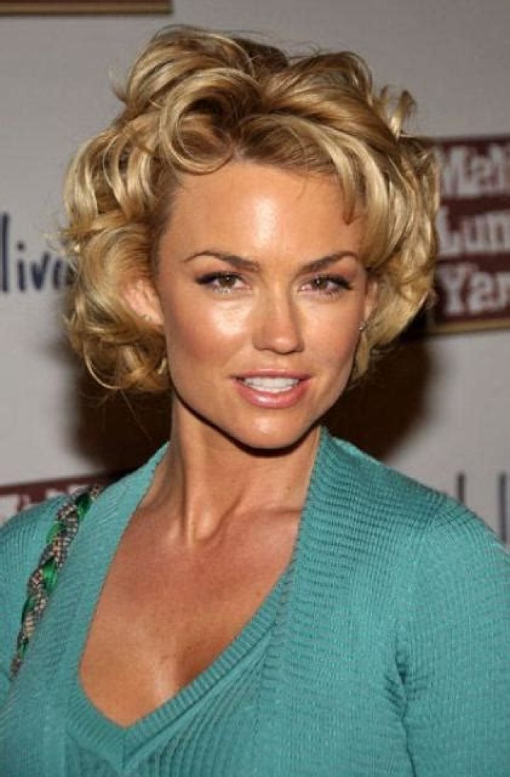 Kelly Carlson Bio, Age, Height, Husband, Net Worth, Movies