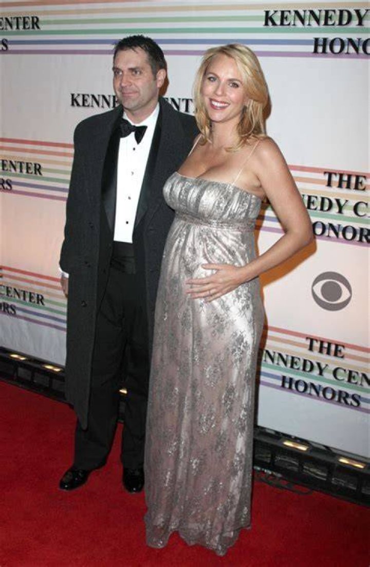 Lara Logan: Husband, net worth, tattoos, smoking & body measurements