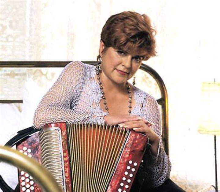 Laura Canales Bio, Age, Family, Cause Of Death, Career, Discography