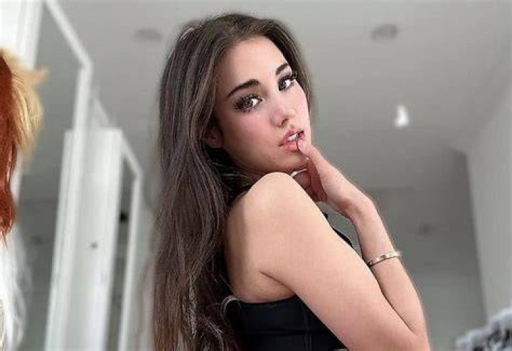 Lilly Ghalichi (Model) Bio, Age, Spouse, Daughter, Height, Weight, Career, Husband, Net Worth, Facts