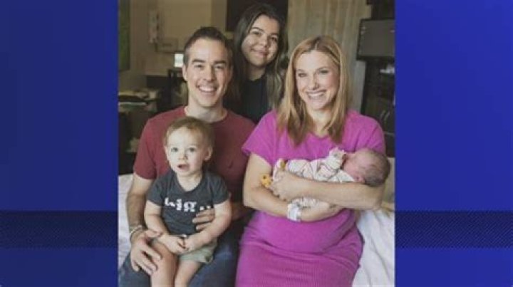Lindsay Riley Bio, Age, Height, Family, Husband, Phoenix, Net worth, Salary, 12 News