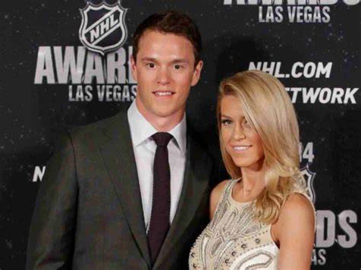 Lindsey Vecchione Jonathan Toews, Career, Marriage & Net Worth