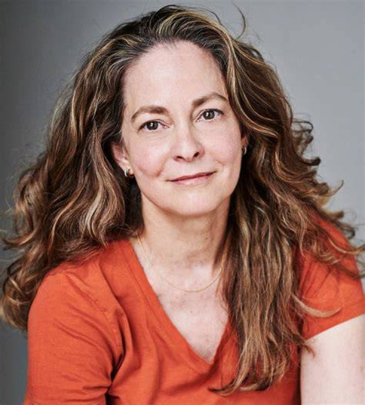 Lisanne Falk Actress, Bio, Age, Husband, Movies, Height, Foreigner and Instagram