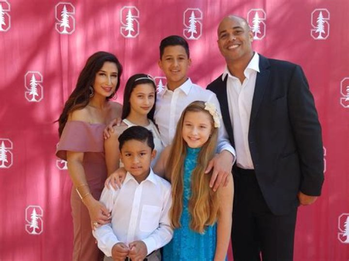 Mario Lopez Siblings: Does Mario Lopez Have A Sister?