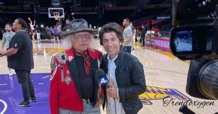 Mario Solis Bio, Age, Height, Family, Wife, NBC4 Sports, Salary, Net Worth