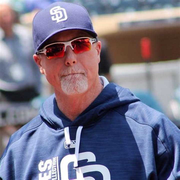 Mark McGwire Hall Of Fame, Height, Son, Home Runs 1998, Rookie Card