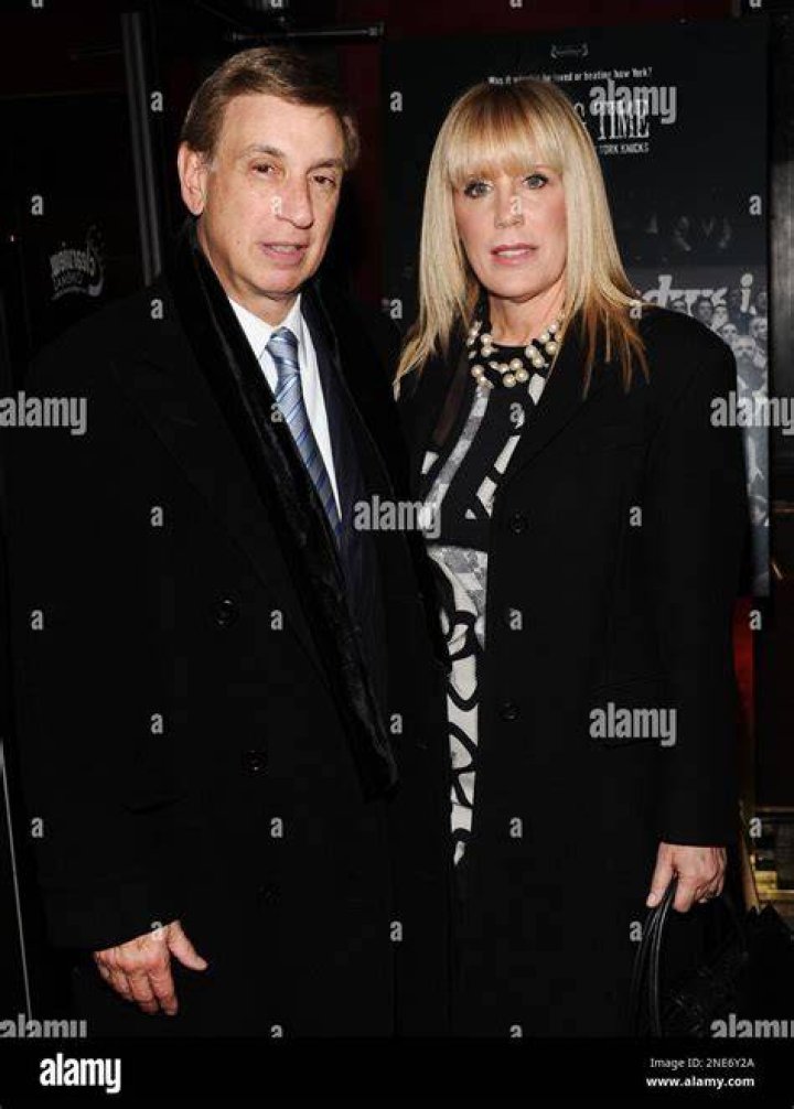 Marv Albert Wife; Heather Faulkiner Bio, Wiki, Age, Height, Net Worth, Husband,