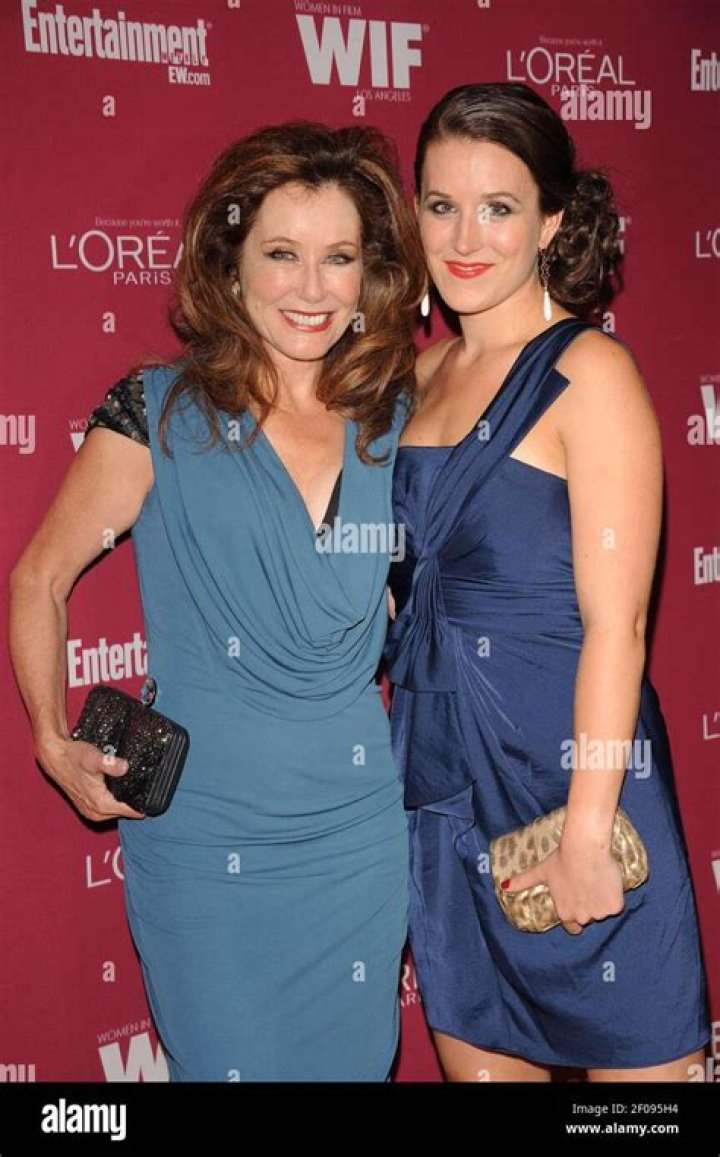 Mary McDonnell Daughter: Meet Olivia Mell