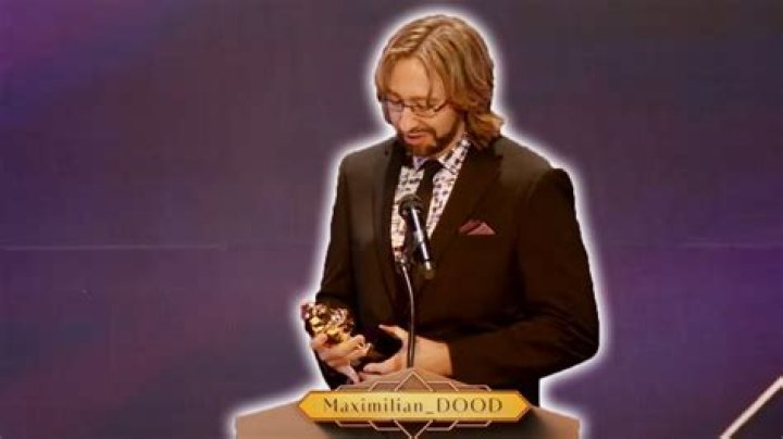 Maximilian Dood Wife, Sister, Net Worth, Merch: How Old Tall?