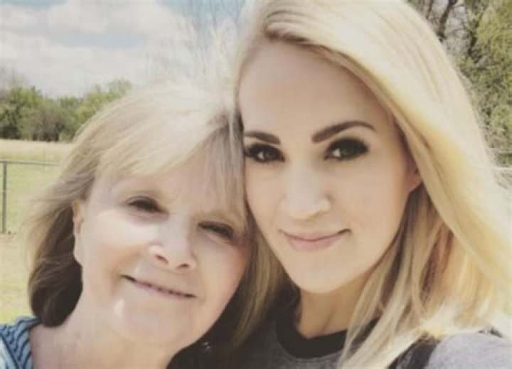 Meet Carrie Underwood Sisters: Stephanie And Shanna Underwood