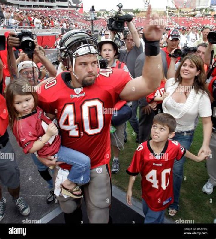Mike Alstott Wife Nicole Alstott :: Net Worth [ Height, Weight ] A-Train Age, Bio