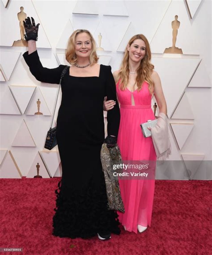 Molly Ariel Shepherd-Oppenheim Bio, Wiki, Age, Wedding, Mom, Net Worth