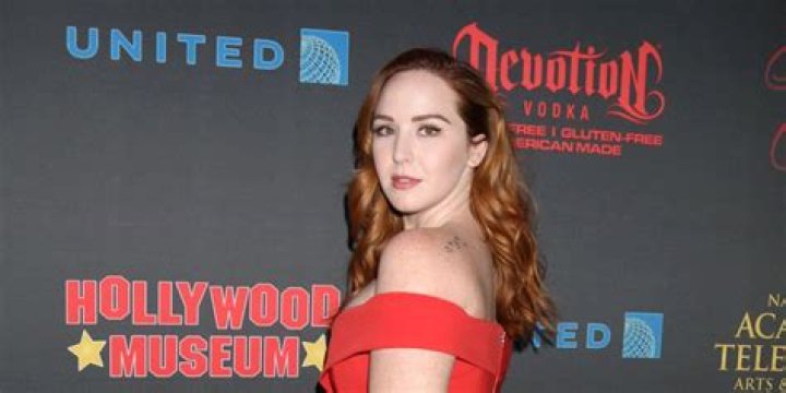 Naked Truth of Camryn Grimes – Is She Married? – Biography