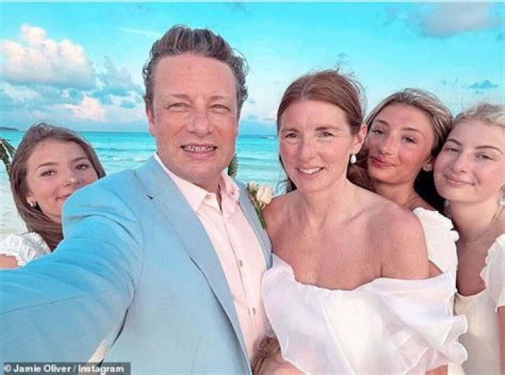 Poppy Honey Rosie Oliver Wiki, Age, Instagram, Boyfriend, Bio