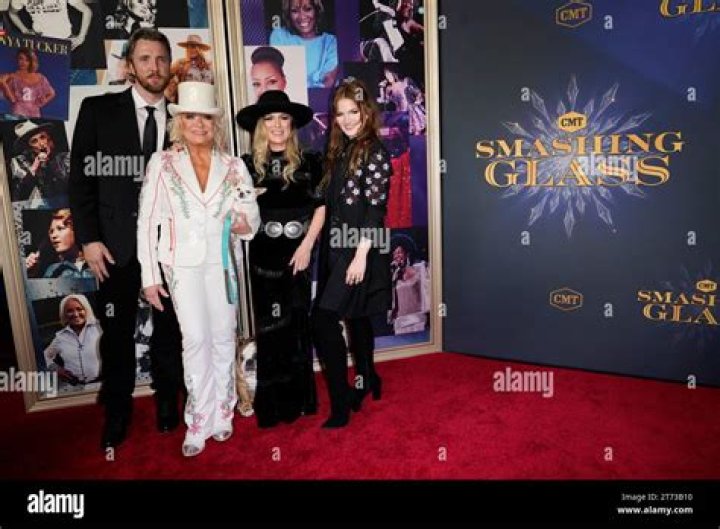 Presley Tanita Tucker and Layla LaCosta Laseter Age, Wiki | Tanya Tucker Daughter
