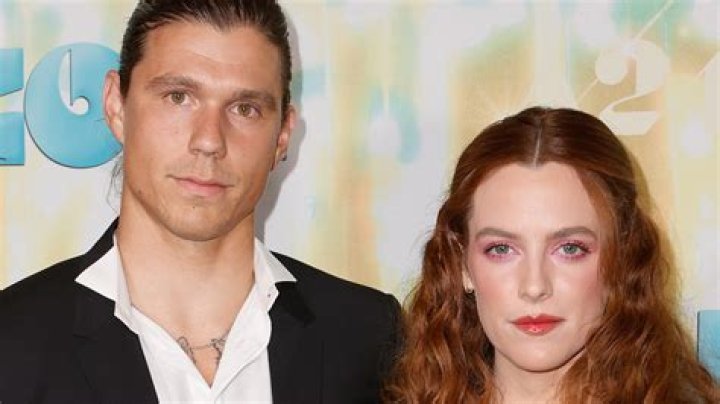 Riley Keough: Husband, net worth, tattoos, smoking & body measurements