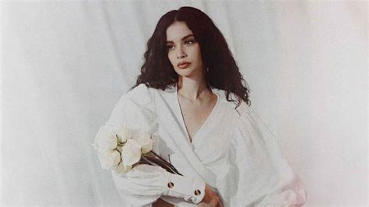 Sabrina Claudio Biography; Net Worth, Age, Height And Songs