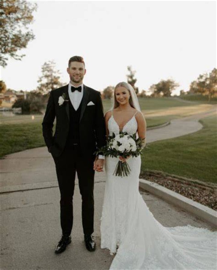 Sam Hentges Wife Caitlin Hentges Is A Nurse, Meet The Couple On Instagram
