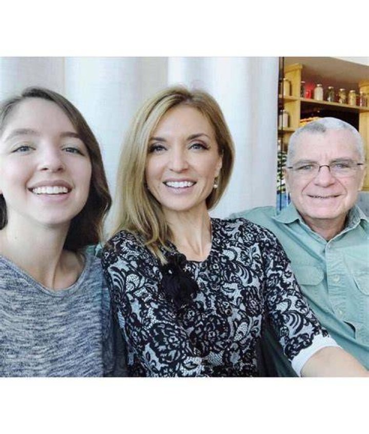 Sandra Bennett Bio, Age, Family, Husband, Kids, Height, QVC, Salary, Net Worth