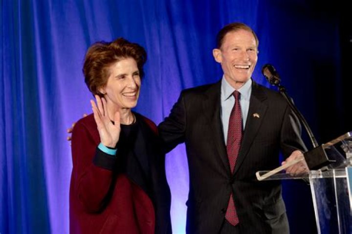Sen Richard Blumenthal Bio, Age, Height, Weight, Career, Net Worth, Affair, Married, Wife, Religion, Life, Criticism, Children, Wiki