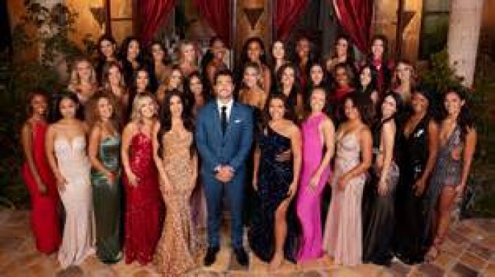 Serena Pitt Age, Wiki, Biography Height, Instagram & Job: Meet Canadian The Bachelor Contestant