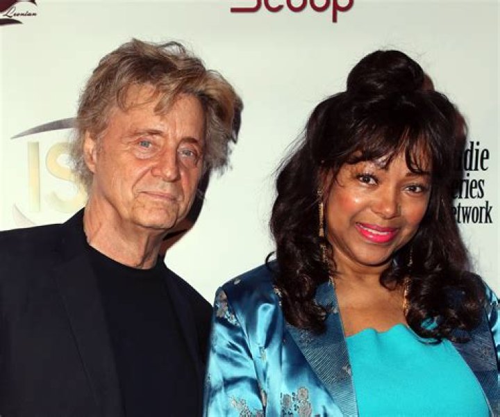 Shadoe Stevens Bio, Wiki, Age, Family, Wife, Voice, American Top 40, and Net Worth.