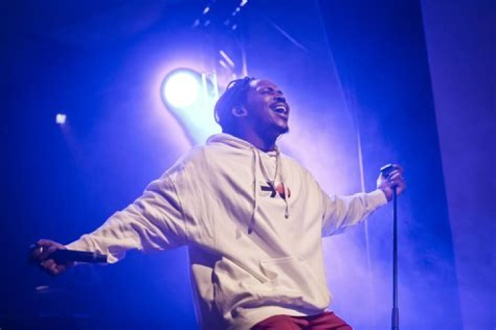 Sir Darryl Farris (singer) Bio, Age, Brother, Parents, Songs, Wife and Net worth