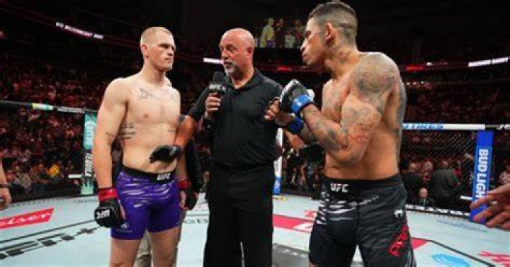 Stephen Thompson (fighter) Biography, Age, Height, Image, Wife, Brother, Net Worth, Carlos Machado, UFC fights, And Record