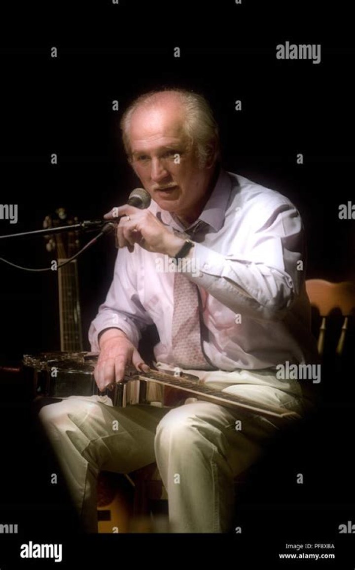 Steve Phillips (musician)’s biography, net worth, fact, career, awards and life story