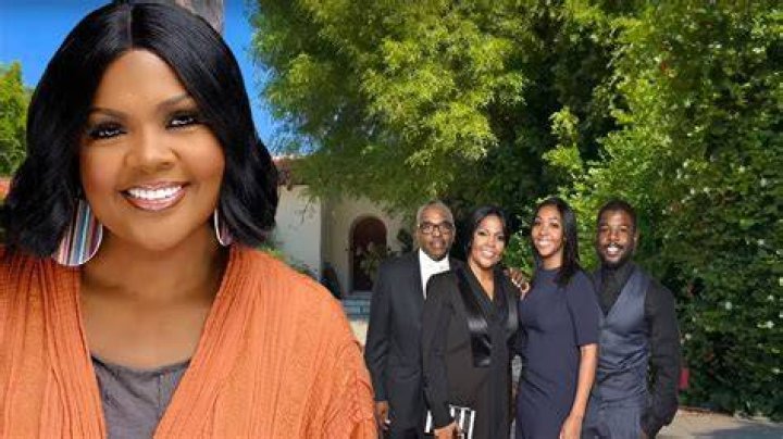Sylvia Perez WFLD-TV (FOX 32), Bio, Age, Husband, Family, Net Worth