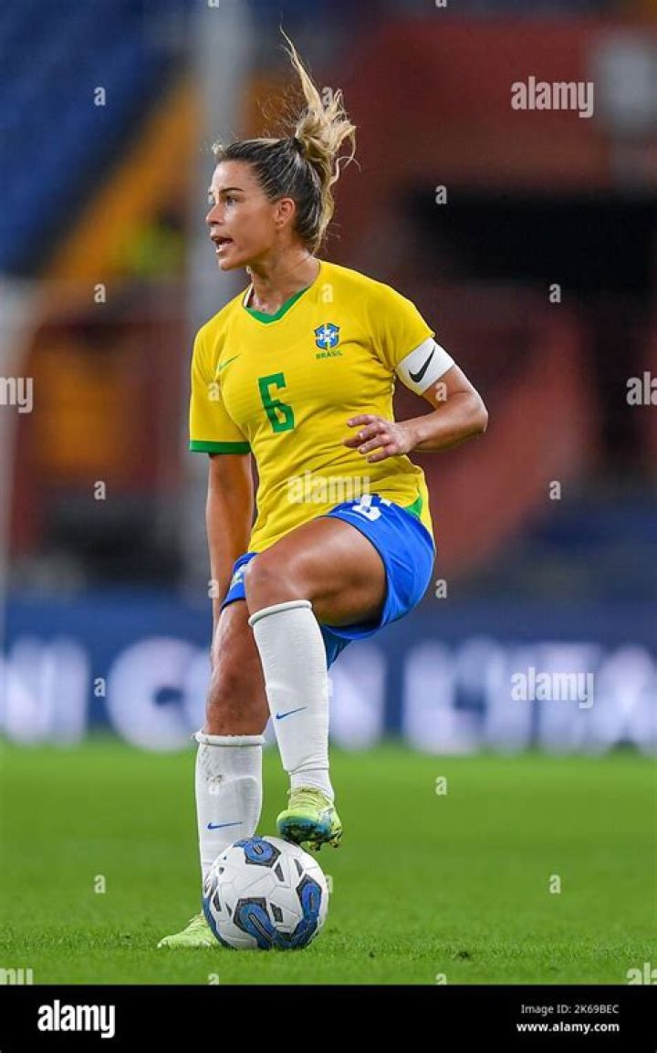 Tamires Cássia Dias Gomes’s biography, net worth, fact, career, awards and life story