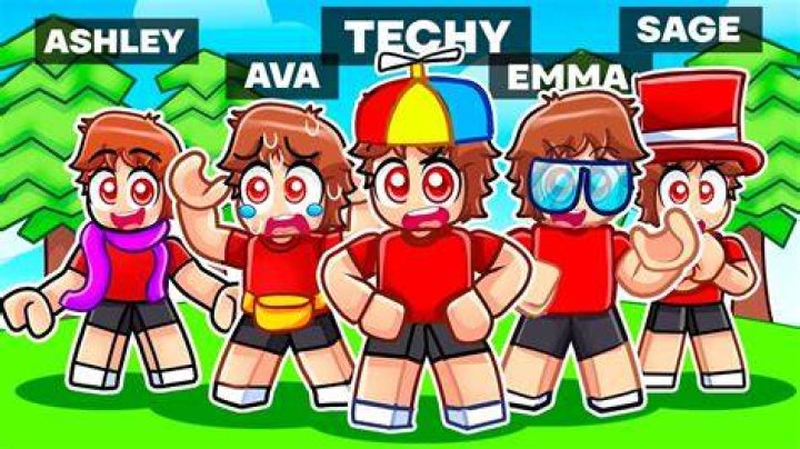 Techy Real Name and Face Reveal: Who Is His Girlfriend Strawbys?