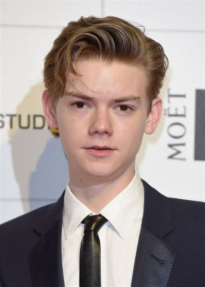 Thomas Brodie-Sangster Bio, Wiki, Age, Family, Wife, Movies, Tv Shows and Net Worth