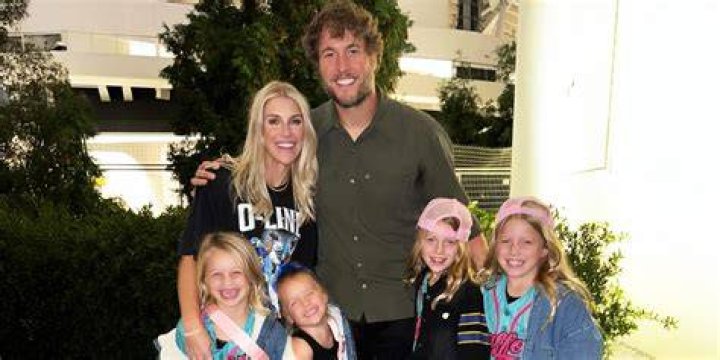 Tim Hasselbeck Age, Wikipedia, Biography, Children, Salary, Net Worth, Parents.