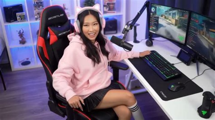 Twitch Streamer Mysticat Instagram Face Reveal Finally Shows Followers The Real Him!