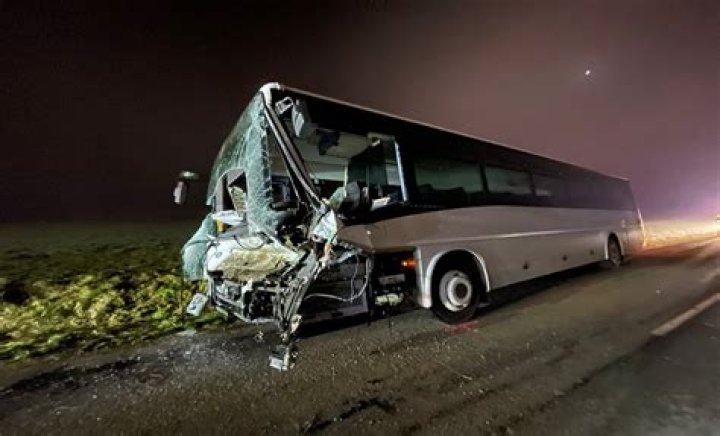 UNCC Student: Polly Rogers Bus Accident, Twitter Reacts To The Video Of Girl Falls From The Bus