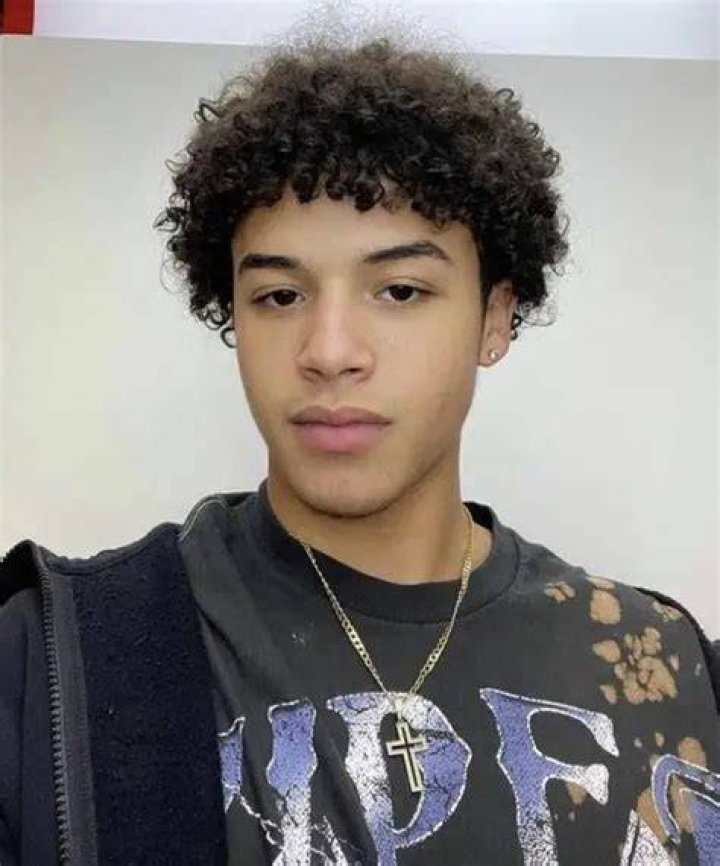 VALLYK (TikTok Star) Biography, Wiki, Age, Girlfriend, Height, Weight, Net Worth, Family, Facts