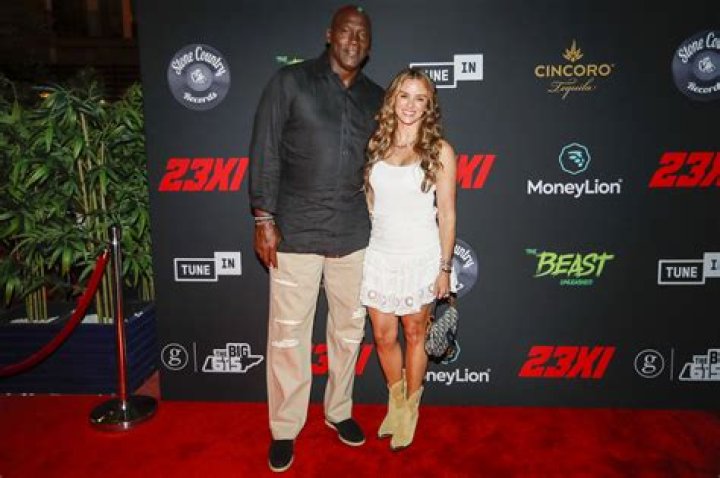 Was Theuns Jordaan Married To His Wife? Partner: Meet His Daughter