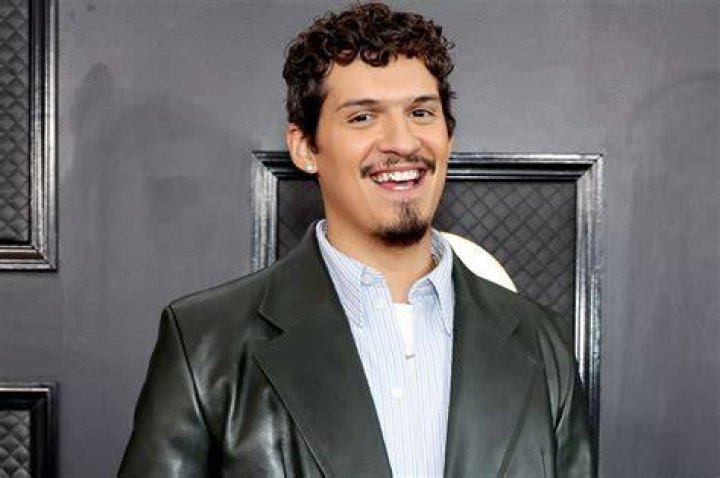 What Is Omar Apollo Net Worth? 25-Year-Old R&B Singer Known For “Evergreen”