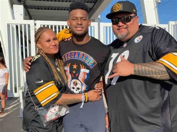 Who Are Juju Smith Schuster Parents? Meet His Mom Sammy Schuster And Dad Lawrence Schuster